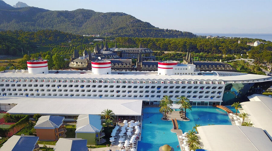 Transatlantik Hotel & Spa  5*