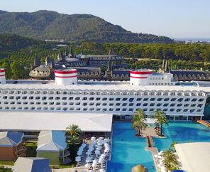 Transatlantik Hotel & Spa  5*