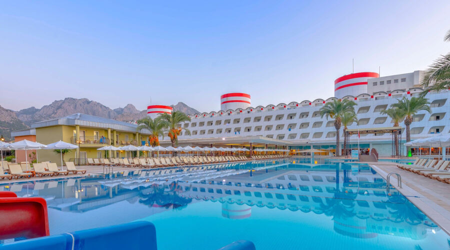 Transatlantik Hotel & Spa  5*
