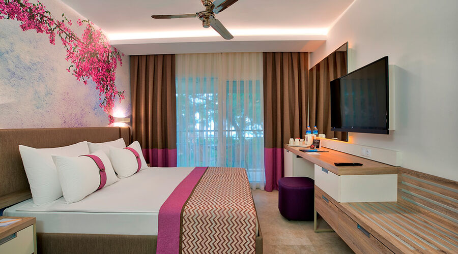 Pirate`s Beach Club  5*