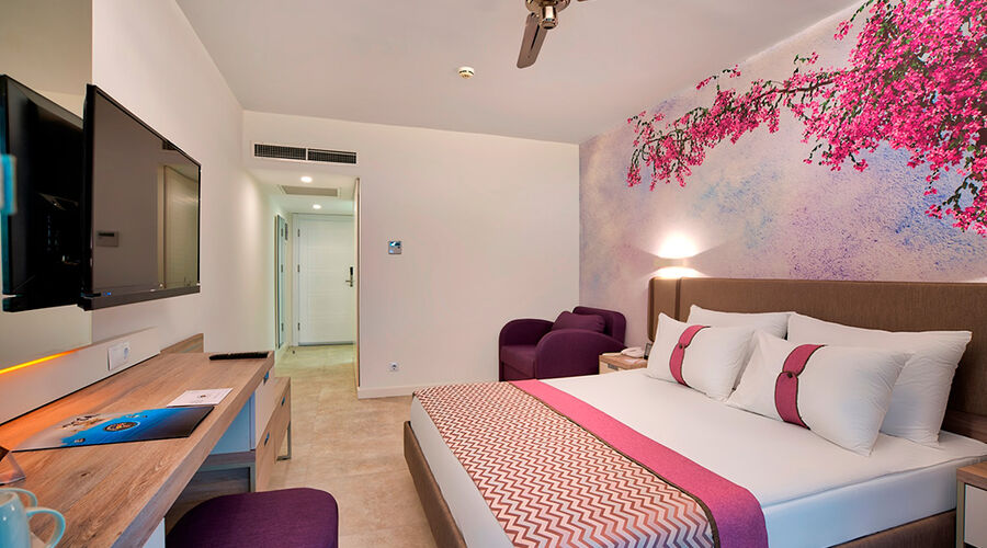 Pirate`s Beach Club  5*