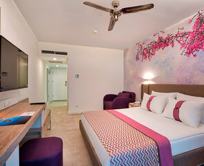 Pirate`s Beach Club  5*