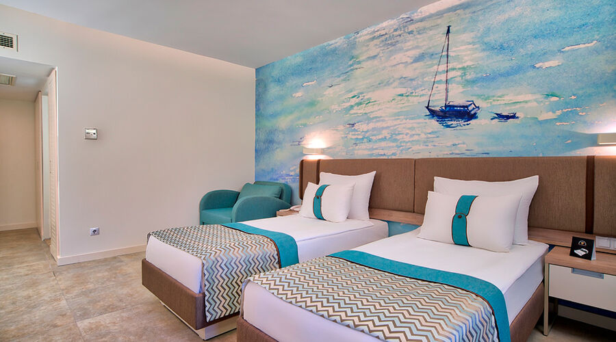 Pirate`s Beach Club  5*