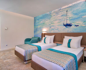 Pirate`s Beach Club  5*
