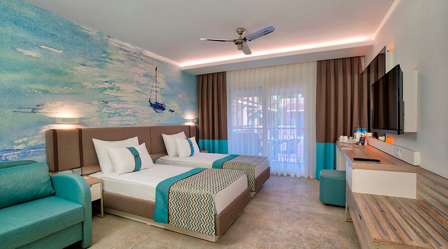 Pirate`s Beach Club  5*