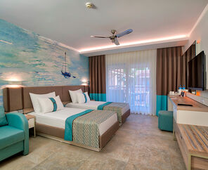 Pirate`s Beach Club  5*