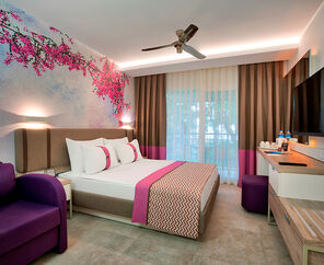 Pirate`s Beach Club  5*
