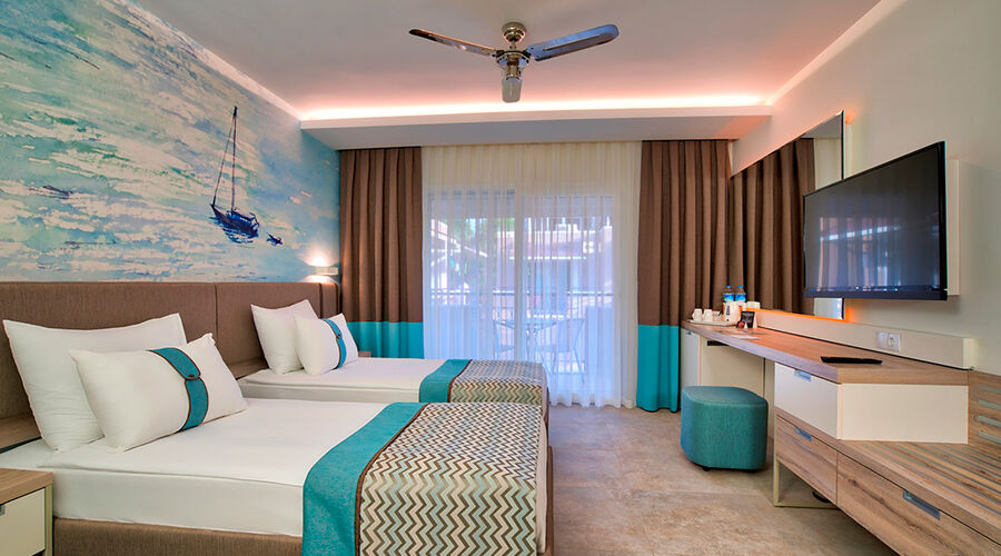Pirate`s Beach Club  5*