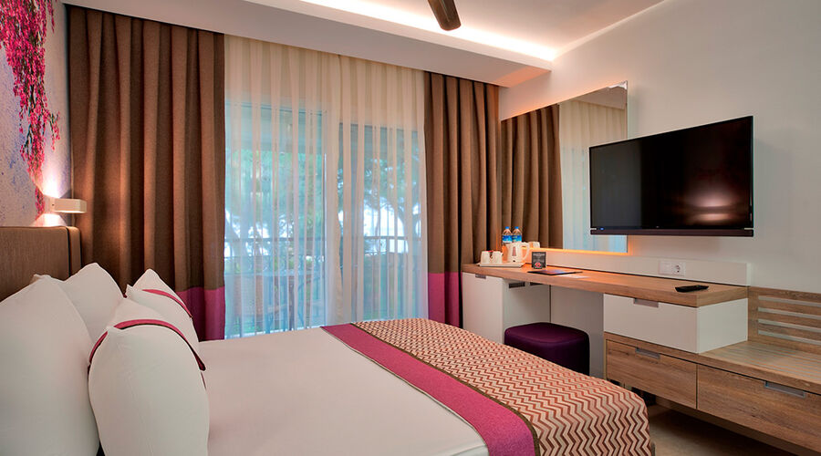 Pirate`s Beach Club  5*