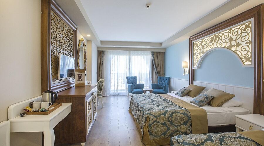 Jadore Deluxe Hotel & Spa   5*