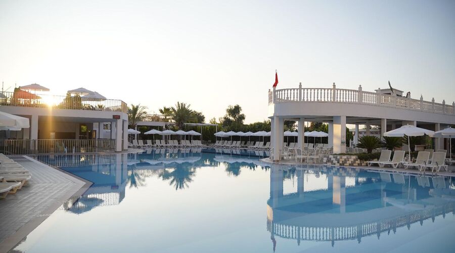Jadore Deluxe Hotel & Spa   5*