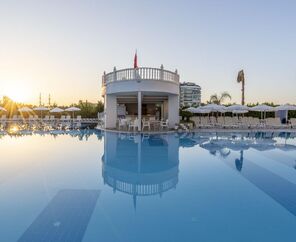 Jadore Deluxe Hotel & Spa   5*