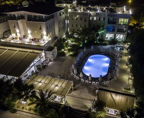 Dragut Point North Hotel  3*