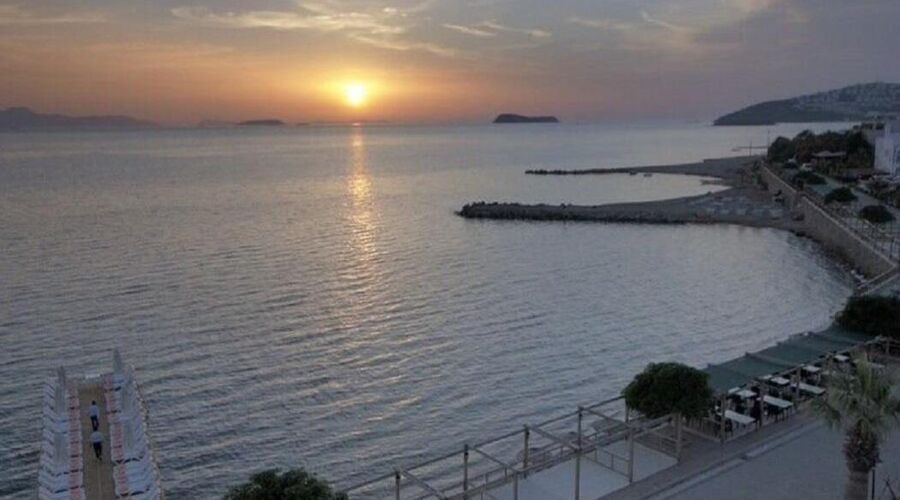 Dragut Point North Hotel  3*