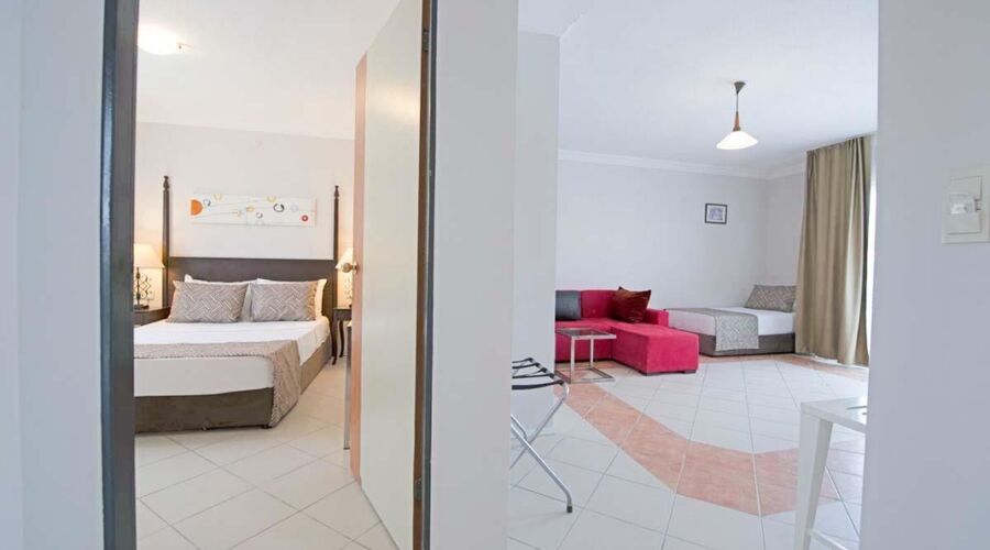 Smart Holiday Hotel Bodrum  4*