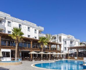 Smart Holiday Hotel Bodrum  4*