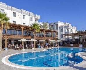 Smart Holiday Hotel Bodrum  4*