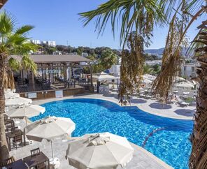 Smart Holiday Hotel Bodrum  4*