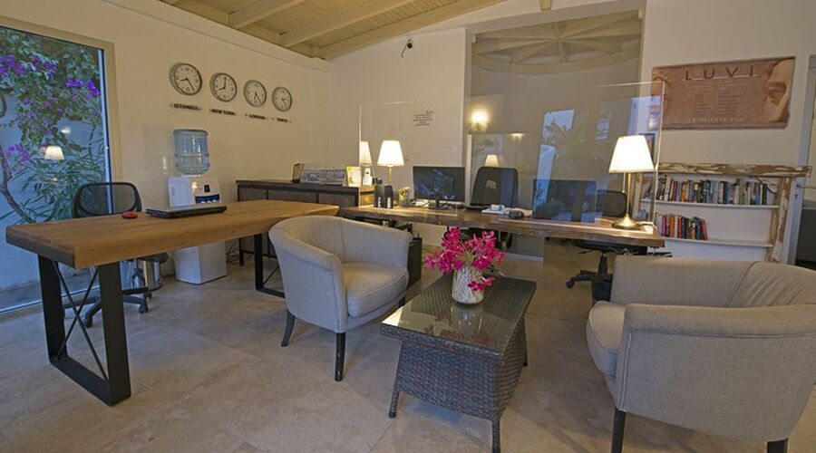 Costa Luvi Hotel & Suites  4*