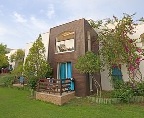 Costa Luvi Hotel & Suites  4*