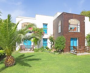 Costa Luvi Hotel & Suites  4*