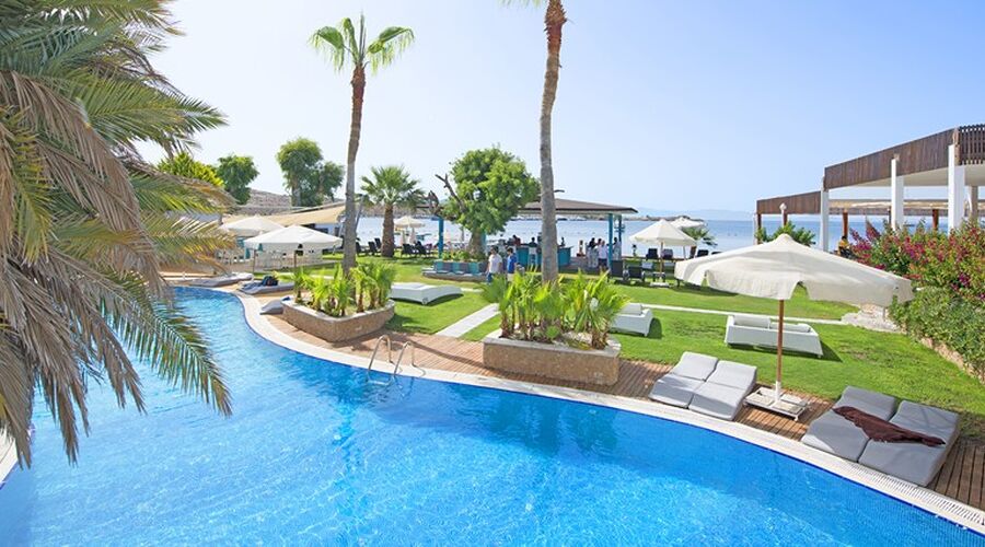 Costa Luvi Hotel & Suites  4*