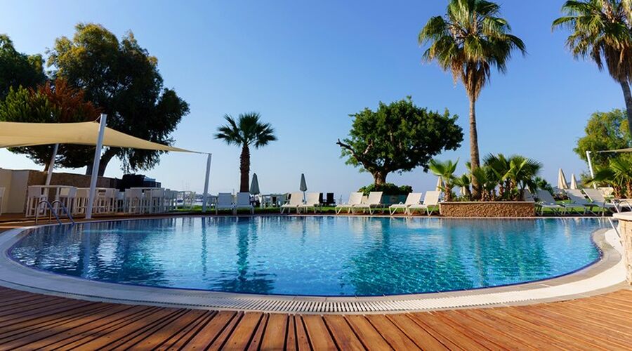 Costa Luvi Hotel & Suites  4*