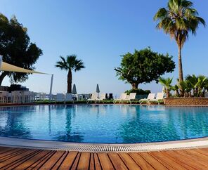 Costa Luvi Hotel & Suites  4*