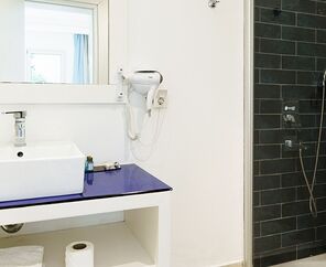 Costa Luvi Hotel & Suites  4*