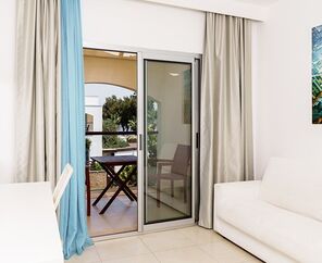 Costa Luvi Hotel & Suites  4*