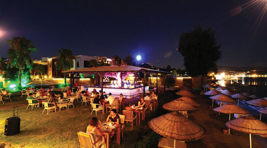 Costa Luvi Hotel & Suites  4*