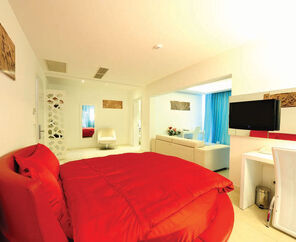 Costa Luvi Hotel & Suites  4*