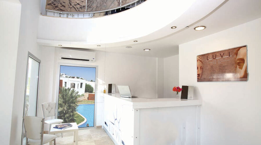 Costa Luvi Hotel & Suites  4*