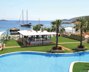 Costa Luvi Hotel & Suites  4*
