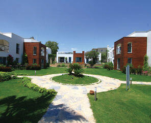 Costa Luvi Hotel & Suites  4*