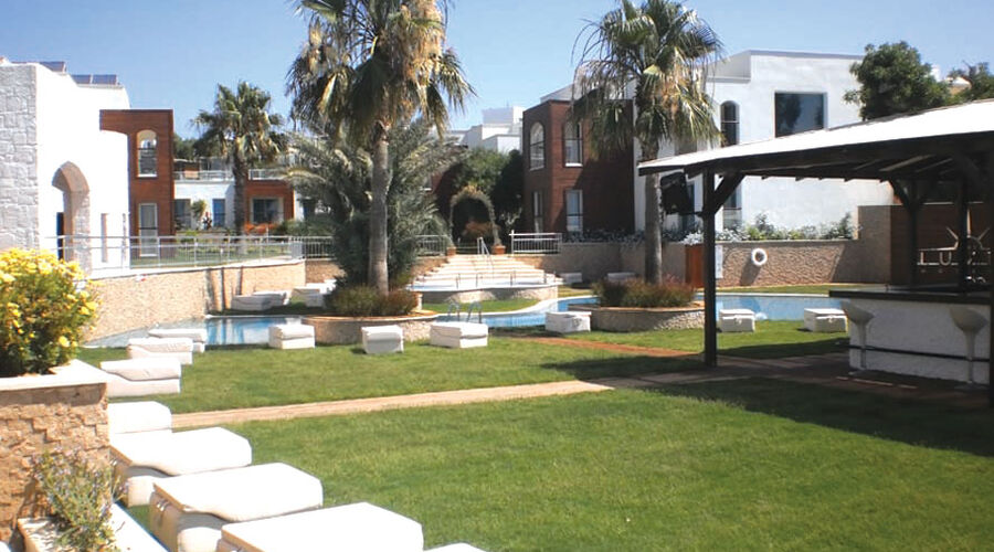 Costa Luvi Hotel & Suites  4*