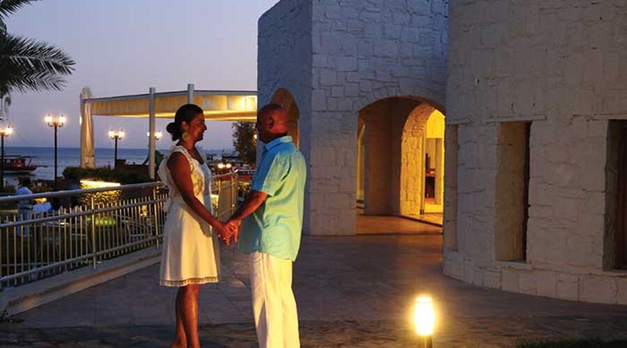 Costa Luvi Hotel & Suites  4*