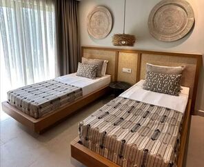 The Norm Collection Door'a  5*