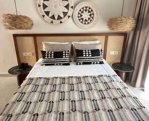 The Norm Collection Door'a  5*