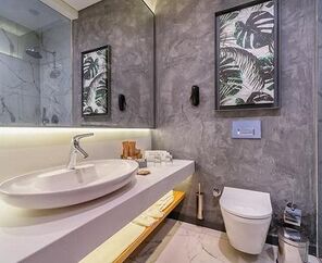 The Norm Collection Door'a  5*