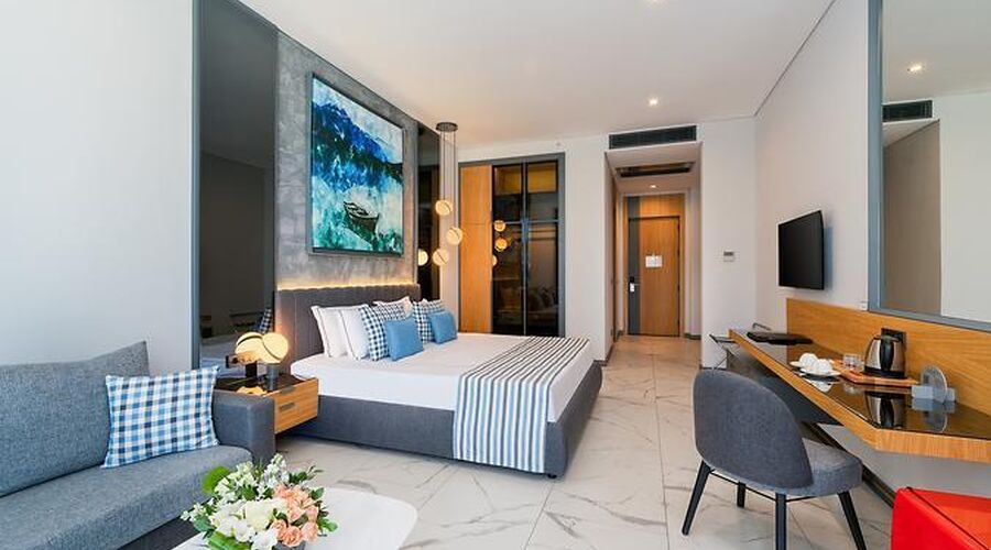 The Norm Collection Door'a  5*