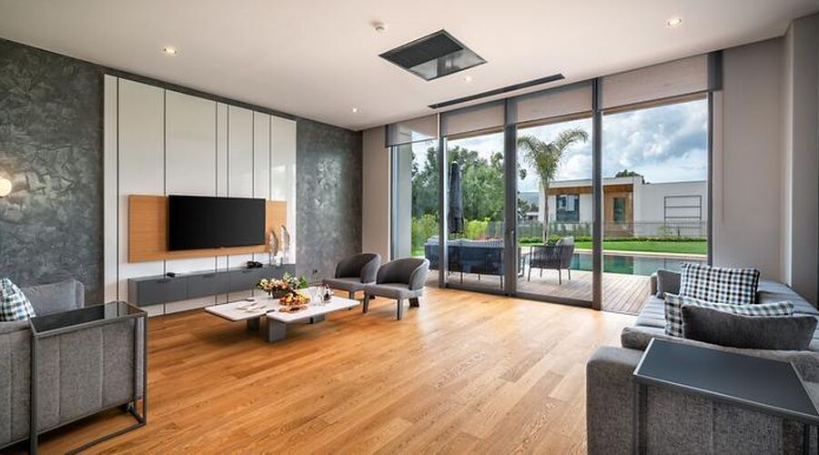 The Norm Collection Door'a  5*