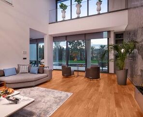 The Norm Collection Door'a  5*