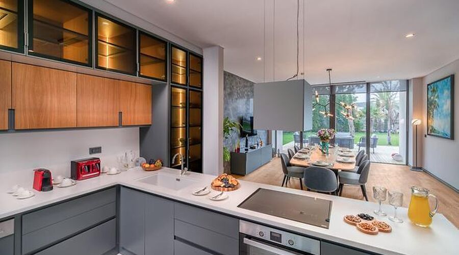 The Norm Collection Door'a  5*