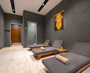 The Norm Collection Door'a  5*