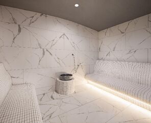 The Norm Collection Door'a  5*