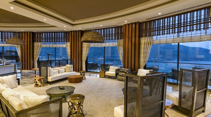 Titanic Luxury Collection Bodrum  5*