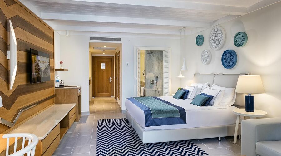 Titanic Luxury Collection Bodrum  5*