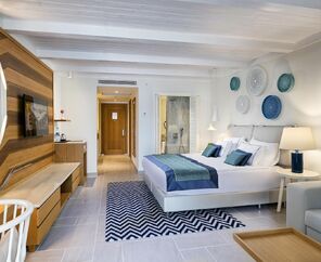 Titanic Luxury Collection Bodrum  5*