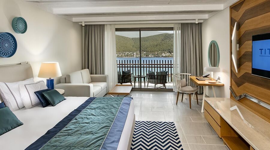 Titanic Luxury Collection Bodrum  5*